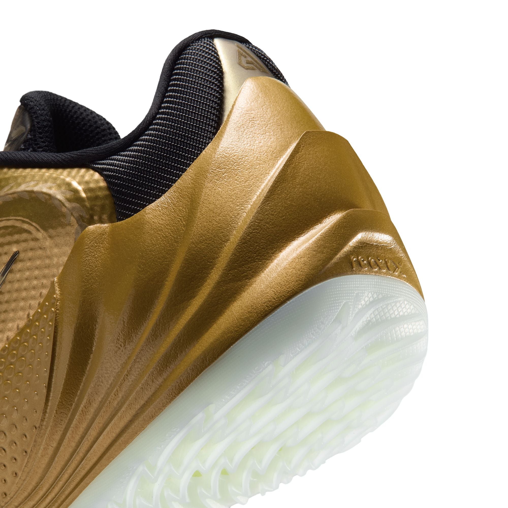 Nike Giannis Freak 8 SE "Metallic Gold" (10/13/26)